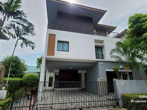 ขายบ้านเดี่ยว 3 ชั้น ถนนเฉลิมพระเกียรติ ร.9 หมู่บ้านลุมพินี สวนหลวง ร.๙ เขตประเวศ