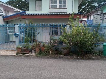 ขายถูก บ้าน 2 ชั้น 3 นอน 1 น้ำ พท. 35 ตรว. หมู่บ้านปิ่นเจริญ 4 ถ.นาวงศ์ประชาพัฒนา 17