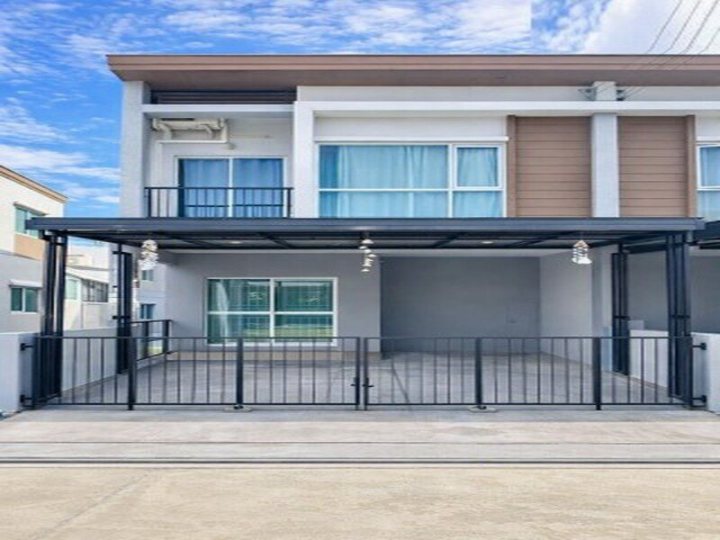 ตลาดสดมหาชน 650 มท่าข้าม อนามัยงามเจริญ4-12 เซ็นทรัล พระราม2 1.2กม. ทาวน์เฮาส์หลังมุม 2 ชั้น 3 นอน 2 น้ำ .ตลาดรวยยิ่งรวย 150 ตร.ม.