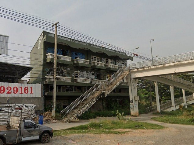 ขายที่ดินพร้อมอาคาร 3 ชั้น (4 ห้อง) ติดถนนใหญ่  ต.ลาดบัวขาว อ.สีคิ้ว จ.นครราชสีมา เพียง 4.2 ลบ.