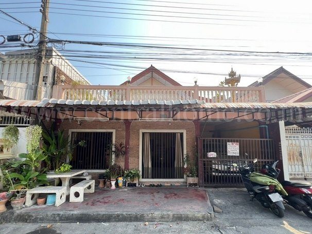 ลดราคาด่วน บ้านแฝด บ้านเกษมทรัพย์ ลำลูกกา - คลอง 1 หน้าบ้านไม่ชนใคร