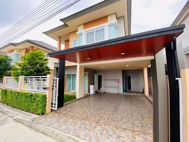 ให้เช่าบ้านเดี่ยว 2ชั้น 50ตรว.หทัยราษฎร์ 39 ถูกที่สุดในพร้อมพัฒน์  รร.สาธิตพัฒนา 4แอร์ 3น้ำ ห้องครัว  ซาฟารี ปัญญา เฟอร์ครบทั้ง 3นอน