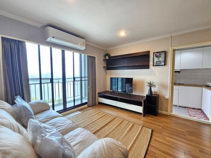condominium ลุมพินี เพลส นราธิวาส - เจ้าพระยา  94 SQ.M. 30000 thb ใกล้กับ ถนนพระราม 3 , ทางพิเศษเฉลิมมหานคร (1-02) one price ติดแม่น้ำ