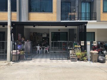 ทาวน์โฮม S GATE  3ห้องนอน2ห้องน้ำ area 20 ตาราง-วา 0 งาน 0 ไร่ 3500000 B. ใกล้กับ โรบินสัน ศรีสมาน, เซ็นทรัล พลาซา แจ้งวัฒนะ, ไทวัสดุ ราชพฤกษ์, เดอะ คริสตัล พีทีที, รร.สารสาสน์วิเทศราชพฤกษ์, รร.สาธิตปทุม และรพ.ปากเกร็ด 2- สโมสร NICE! ปทุมธานี