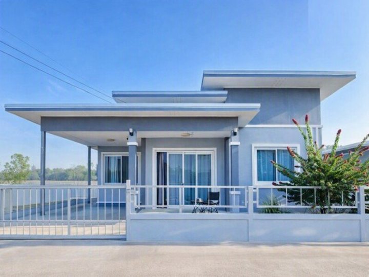บ้านเดี่ยวสไตล์โมเดิร์น 2นอน 2 น้ำ ปั้มPT มุกดาหาร (กม.6)  ขนส่ง 2.31กม.  Makro มุกดาหาร 5 กม. พันธุ์ไทยคาเฟ่ 500 ม. 65 ตร.ว.