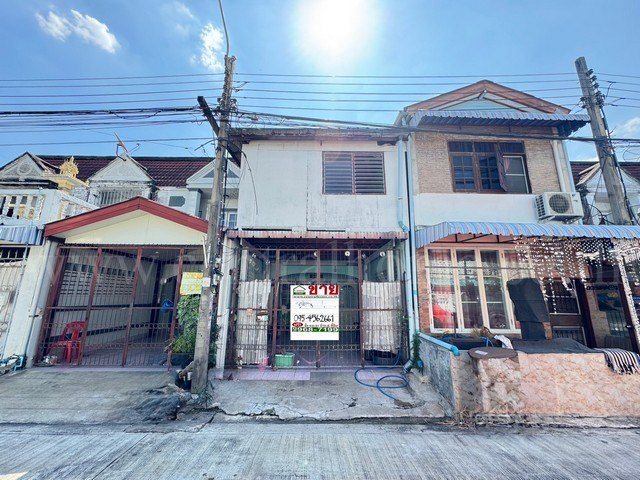 ทาวน์เฮ้าส์ รุ่งเรืองเฮ้าส์ พหลโยธิน 54 ใกล้ BTS สะพานใหม่