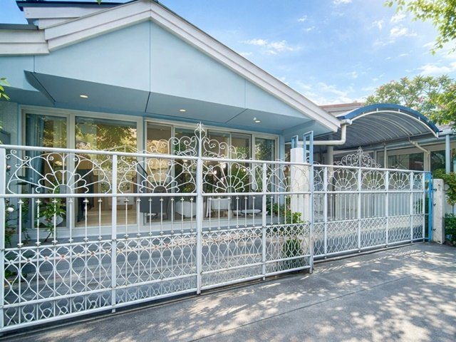เลียบด่วนเอกมัย 1.2 กม. รามอินทรา 38-42 ให้เช่าบ้าน 2 ชั้น 48ตร.วา. 3นอน MRT รามอินทรา กม.6 580ม.  2 น้ำ 3 แอร์  แฟชั่น 2.2 กม.