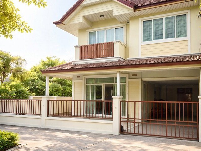 ตลาดวงศกร 1.4 กม. สุขาภิบาล 5 ให้เช่าทาวน์เฮ้าส์ 2 ชั้นหลังมุม 40ตร.วา. 320ตร.ม.รร.สารสาสน์วิเทศ สายไหม 1 กม.   เฟอร์ฯครบ 3 นอน 2 น้ำ