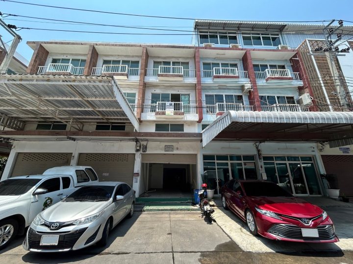 ขาย อาคารพาณิชย์ โครงการ เย็นสุขวิลล่า เขตบางขุนเทียน กรุงเทพฯ ใกล้  โรงพยาบาล และห้างสรรพสินค้า