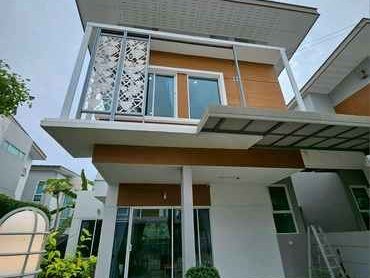 ขายบ้านแฝด หลังใหญ่ เลอนีโอไพร์ม แพรกษา-เทพารักษ์ 40.1 ตรว. 147 ตรม. 4 นอน 3 น้ำ 2 จอด พร้อมเฟอร์ ขาย 4,800,000