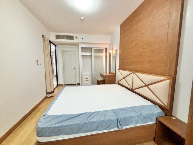 Condo for Sell Supalai Premier Place Asoke, 56sqm, 1bedrooms, 1bathrooms, 20th floor, between BTS Asoke and MRT Phetchaburi.