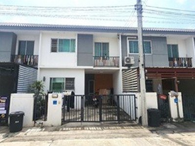 ID :  N16597 Sale townhome - พื้นที่เท่ากับ 17 Square Wah 3 BR 2 น้ำ 1690000 บาท ไม่ไกลจาก อยู่ตรงข้ามกับเทสโก้ โลตัส โรจนะ ใกล้ห้างสรรพสินค้าแม็คโคร ใกล้โชว์รูมรถ นิคมอุตสาหกรรมโรจนะ 1, 2 และ 3 เมกาโฮม โรงพยาบาลราชธานี โรงเรียนเซนต์แมรี่ ตลาดจอมพล ป