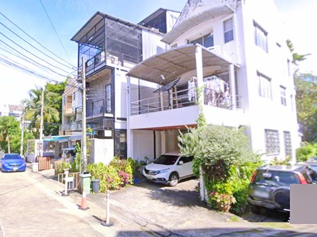 ถ.ศรีวรา ประชาอุทิศ  230 ตร.ม.  เหม่งจ๋าย ให้เช่าอาคารพาณิชย์ 3.5 ชั้น+ดาดฟ้า 18 ตร.วา. ลด50% เดอะซีน ทาวน์ อิน ทาวน์ 300 ม.