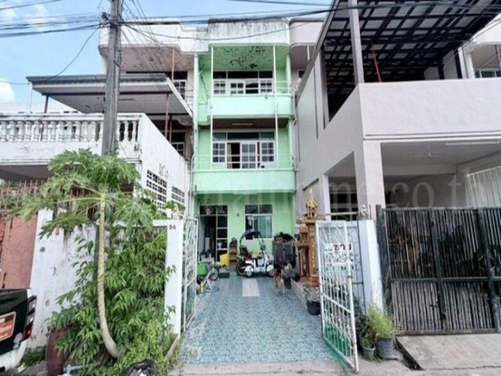 ลดราคา ทาวน์เฮ้าส์ 3 ชั้น 35 ตารางวา รามอินทราซอย 4 MRT สถานีลาดปลาเค้า