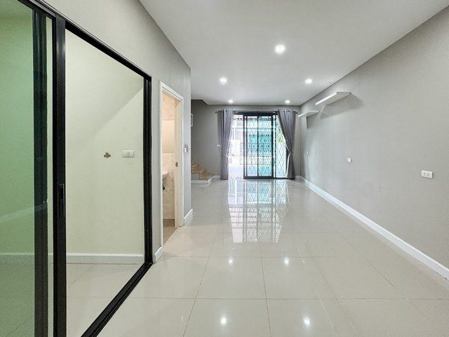P1924 ขายทาวน์โฮม พาทิโอ วัชรพล-รามอินทรา PATIO Watcharapol-Ramindra ทำเลติดถนนวัชรพล พร้อมเข้าอยู่
