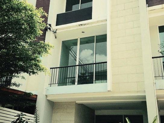 รหัสC7007 ให้เช่าทาวน์โฮม 3ชั้น ถนนพระราม3 ซอยนนทรี20 การเดินทางสะดวกใกล้ทางด่วน