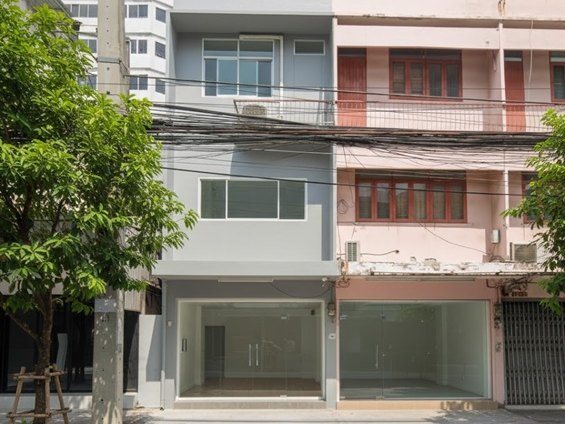 ถูกที่สุดในย่านลาดพร้าวMRTภาวนา 350ม.ให้เช่าอาคารพาณิชย์ 3 ชั้น  5นอน แอร์ 6 เครื่อง  รีโนเวทใหม่ทั้งหลัง เซ็นทรัล ลาดพร้าว 2.4 กม.