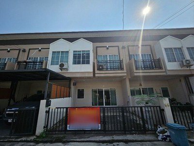 หมู่บ้านลีฟวิ่ง ไพร์ม ขายทาวน์โฮม 2 ชั้น ตกแต่งใหม่ทั้งหลังด้วยวัสดุเกรดพรีเมียม ทำเลดีเยี่ยมในซอยบงกช 33 รังสิต-คลอง 2