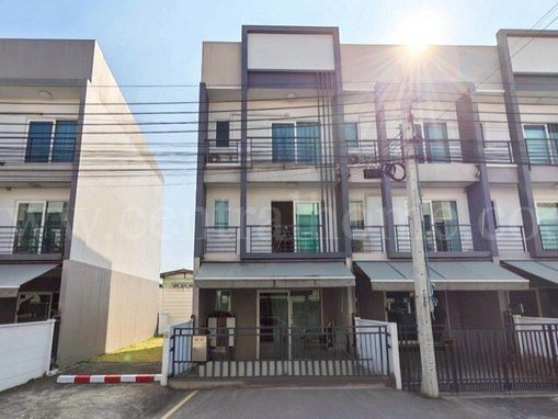 ทาวน์โฮม 3 ชั้น บ้านกลางเมือง สวนหลวง หลังริม ราคาถูกที่สุดในโครงการ