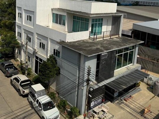 ให้เช่า ตึกอาคารสำนักงาน3ชั้น 105ว. 9ห้องสำนักงาน 2ห้องประชุม นิคมอมตะซิตี้ ต.บ้านเก่า อ.พานทอง ชลบุรี