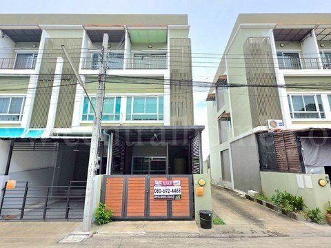 ขายด่วน ทาวน์โฮม 3 ชั้น นลิน อเวนิว 3 รามคำแหง หลังมุม