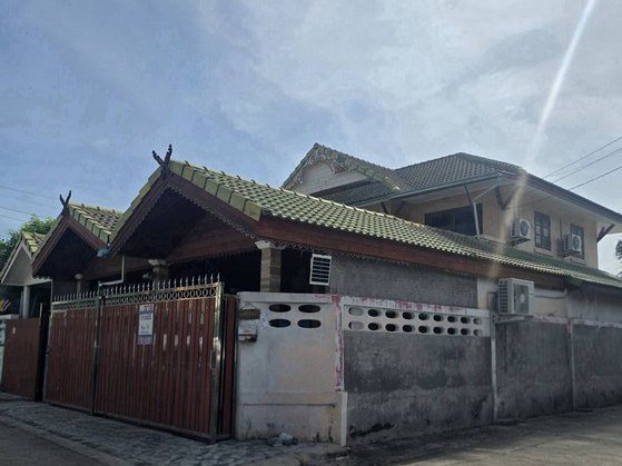 ทาวน์เฮ้าส์ - 2790000 THAI BAHT 4นอน2Bathroom 0 Rai 0 ngan 40 SQ.WA ไม่ไกลจาก • สถานีรถไฟฟ้าบางใหญ่ MRT • เซ็ลทรัล เวสเกต • บิ๊กซี บางใหญ่ • โรงพยาบาล เกษมราษฎร์ • โรงพยาบาลบางใหญ่ • ตลาดบางใหญ่ • ตลาดแสงจันทร์ • สถานีตำรวจบางใหญ่ • ที่ว่าการอำเภอบาง