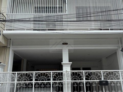 ขายทาวน์เฮาส์ 2 ชั้น 270 ตรม. ซอยสุขุมวิท 89-1 เดิน 500 เมตร ถึง BTS บางจาก